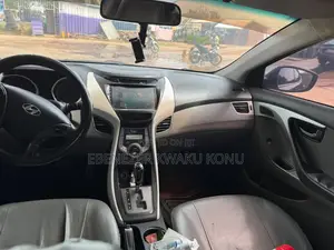 Hyundai Avante 2012