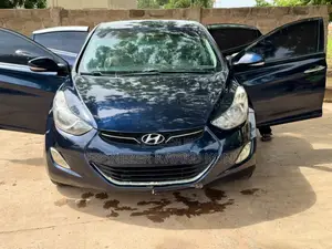 Hyundai Avante 2012