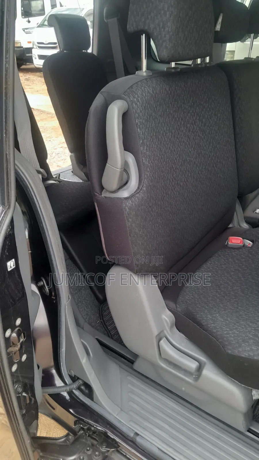Toyota Sienta 1.5 FWD 2015 Maroon