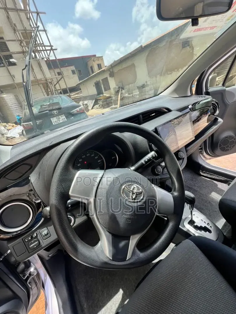 Toyota Vitz 2012 Gray