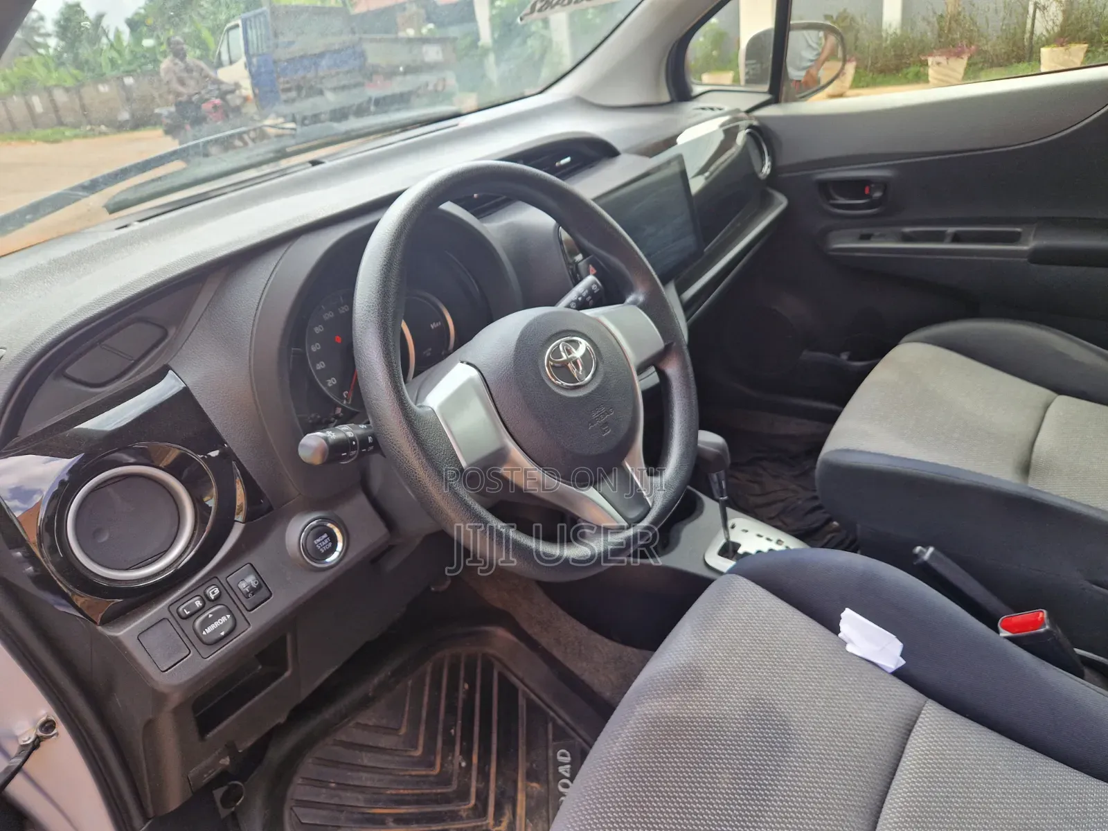 Toyota Vitz 2012 Gray