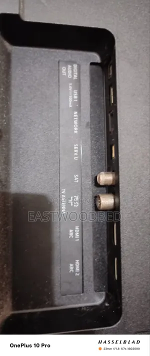 58 " Philips Smart Tv With Screen Broken