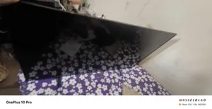 58 " Philips Smart Tv With Screen Broken