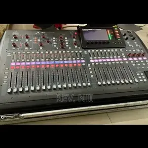 Behringer X32 (Full)