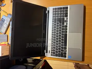 New Laptop Acer Aspire V3-572 6GB Intel Core i5 HDD+SSD 512GB