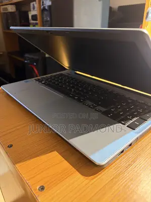 New Laptop Acer Aspire V3-572 6GB Intel Core i5 HDD+SSD 512GB