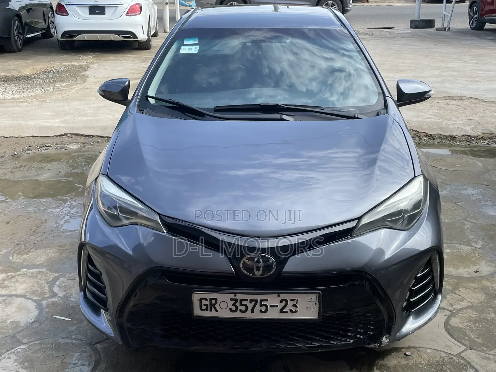 Toyota Corolla SE (1.8L 4cyl 2A) 2018 Gray