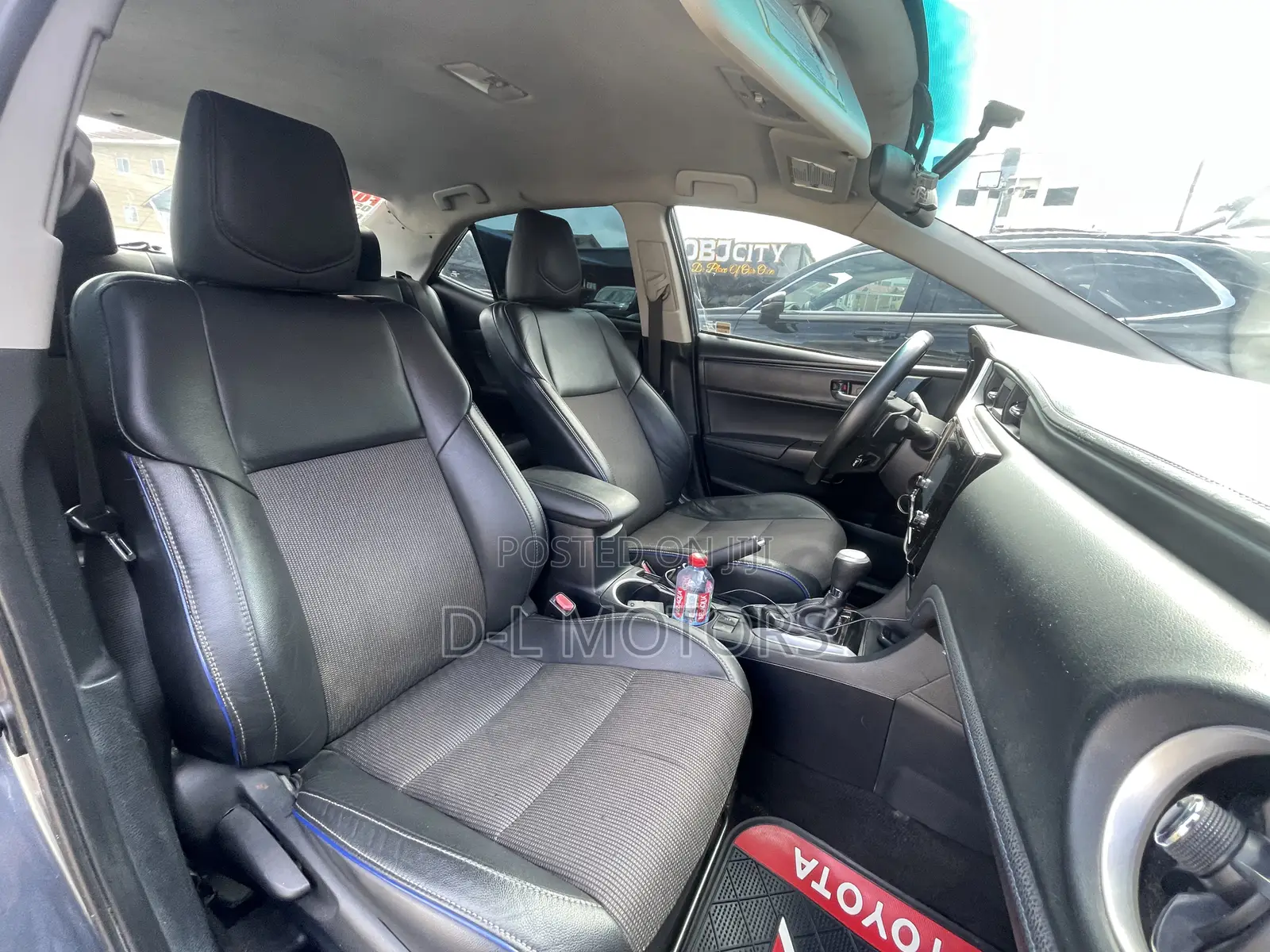 Toyota Corolla SE (1.8L 4cyl 2A) 2018 Gray
