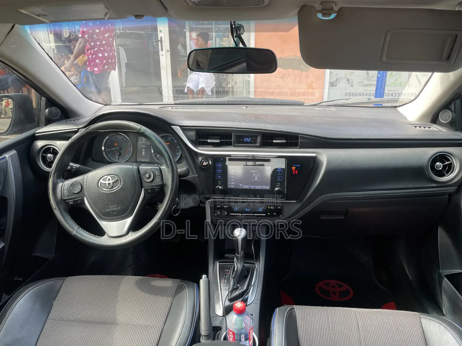 Toyota Corolla SE (1.8L 4cyl 2A) 2018 Gray