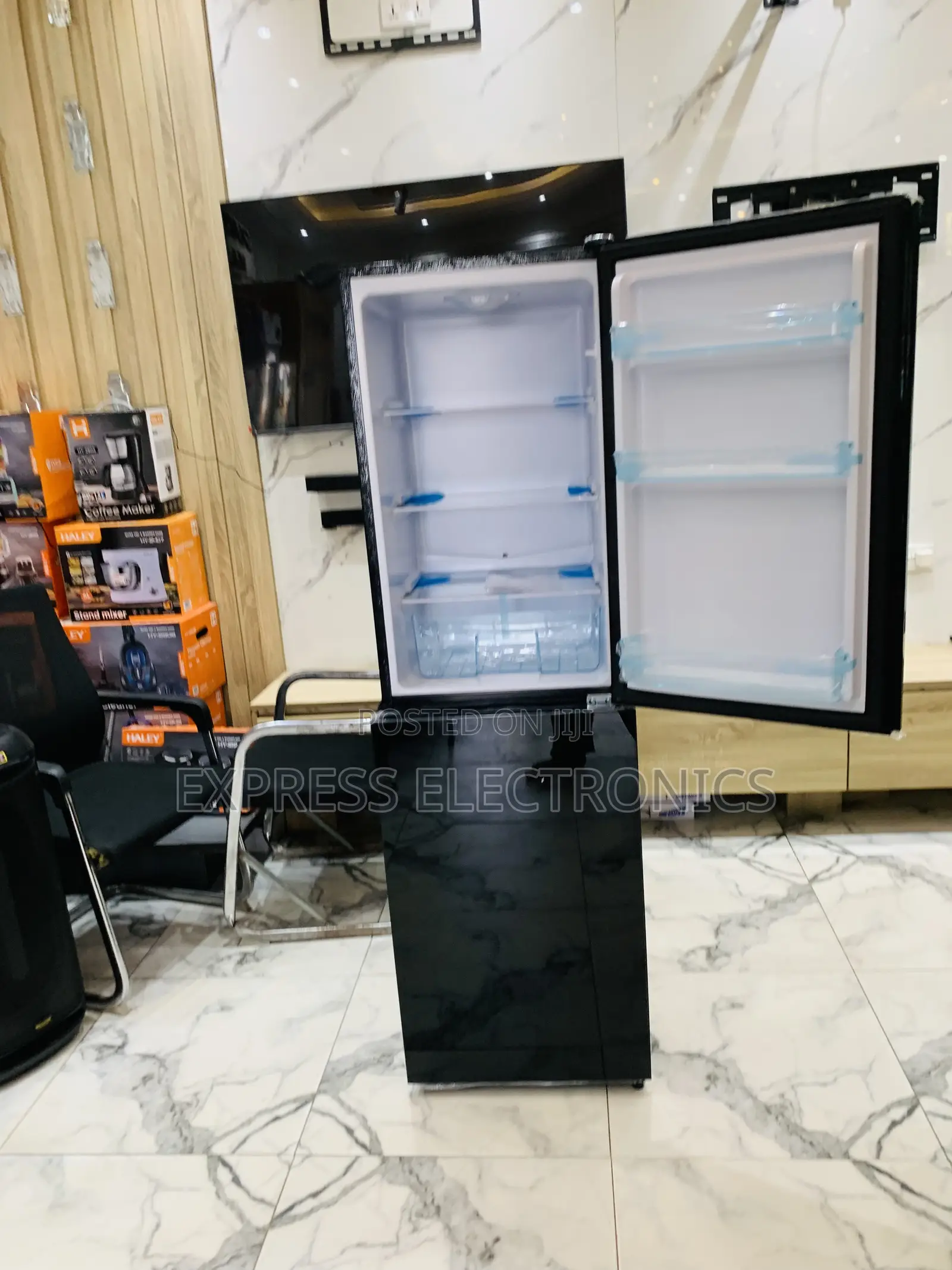 Ultra Modern Sleek 196l Double Door Fridge