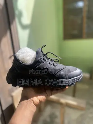 Thrift Sneaker Sale