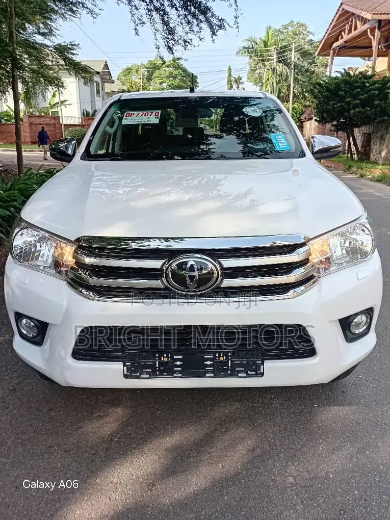 Toyota Hilux Revo Double Cab Deisel 2.4 RWD 2019 White