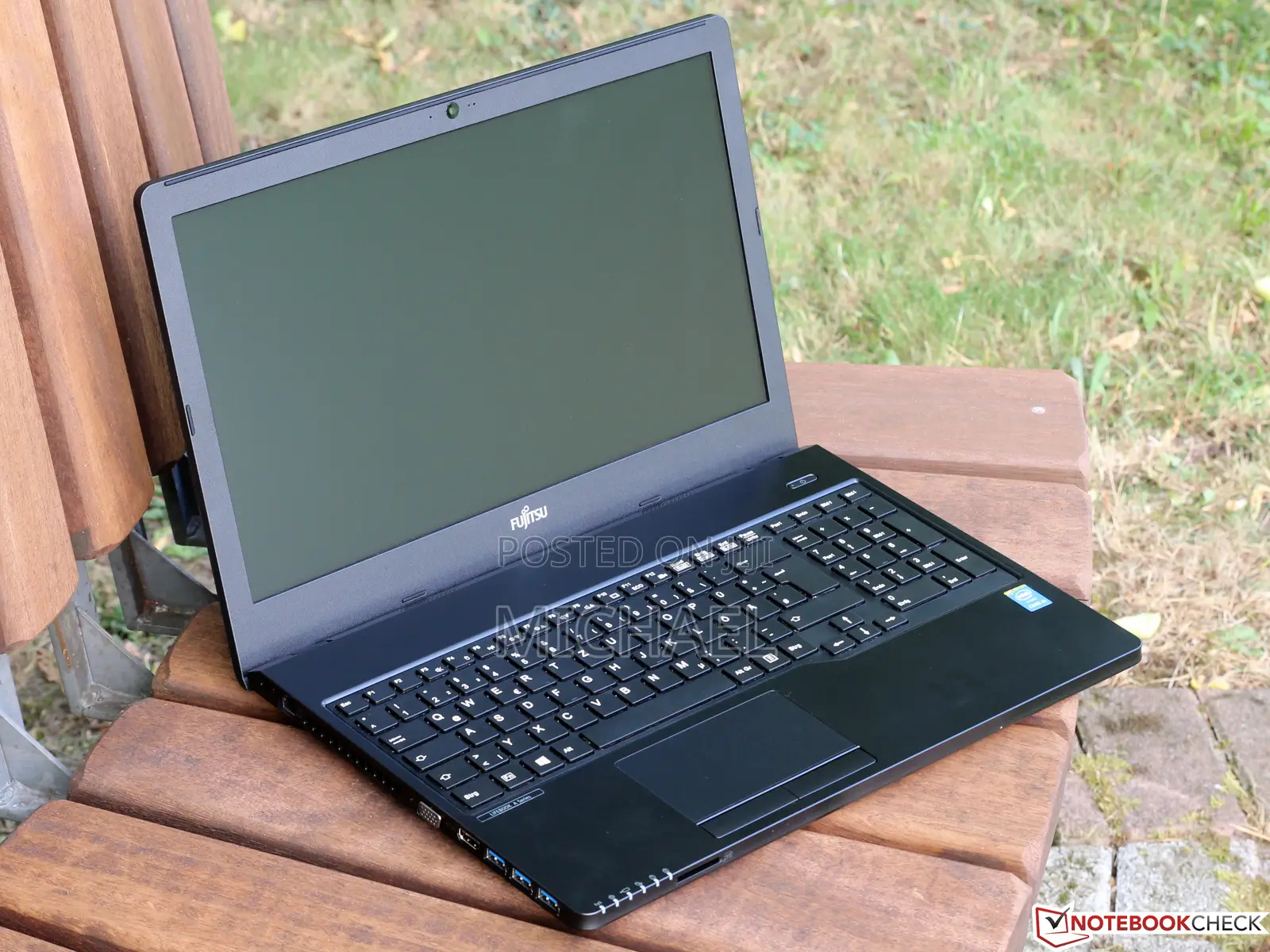 Laptop Fujitsu Lifebook A555 6GB Intel Core i3 SSD 500GB