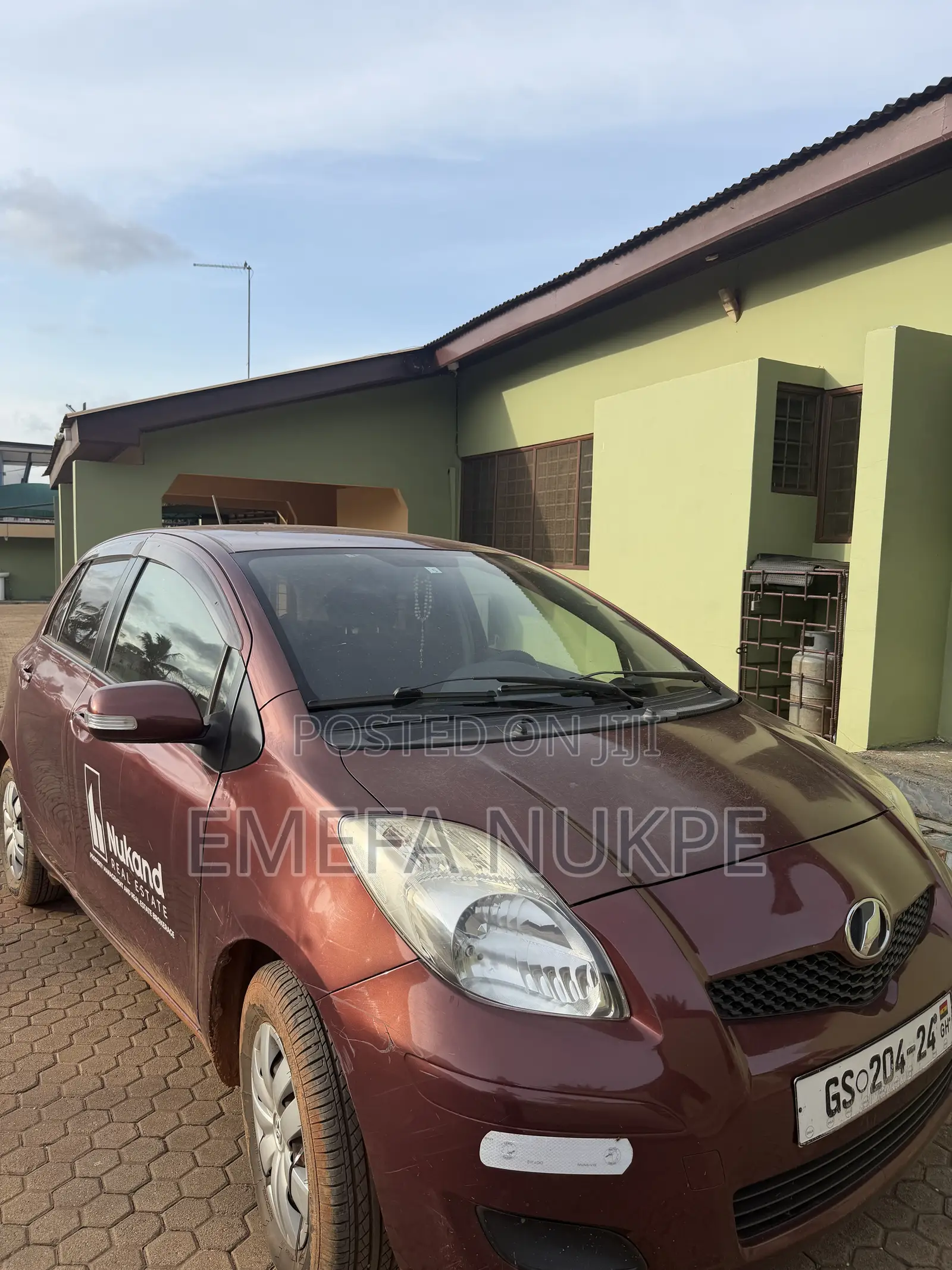 Toyota Vitz 2010 Burgundy