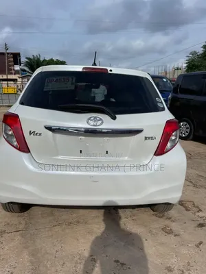 Toyota Vitz 1.0 FWD 3dr 2011 White