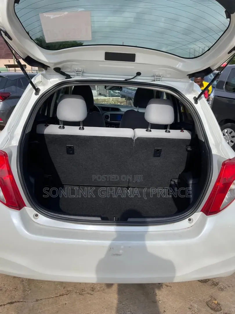 Toyota Vitz 1.0 FWD 3dr 2011 White