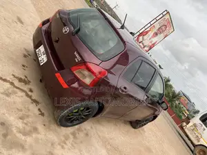 Toyota Vitz 1.3 AWD 5dr 2010 Brown