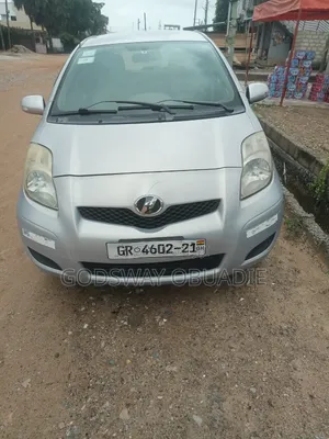 Toyota Vitz 1.3 AWD 3dr 2010 Gray