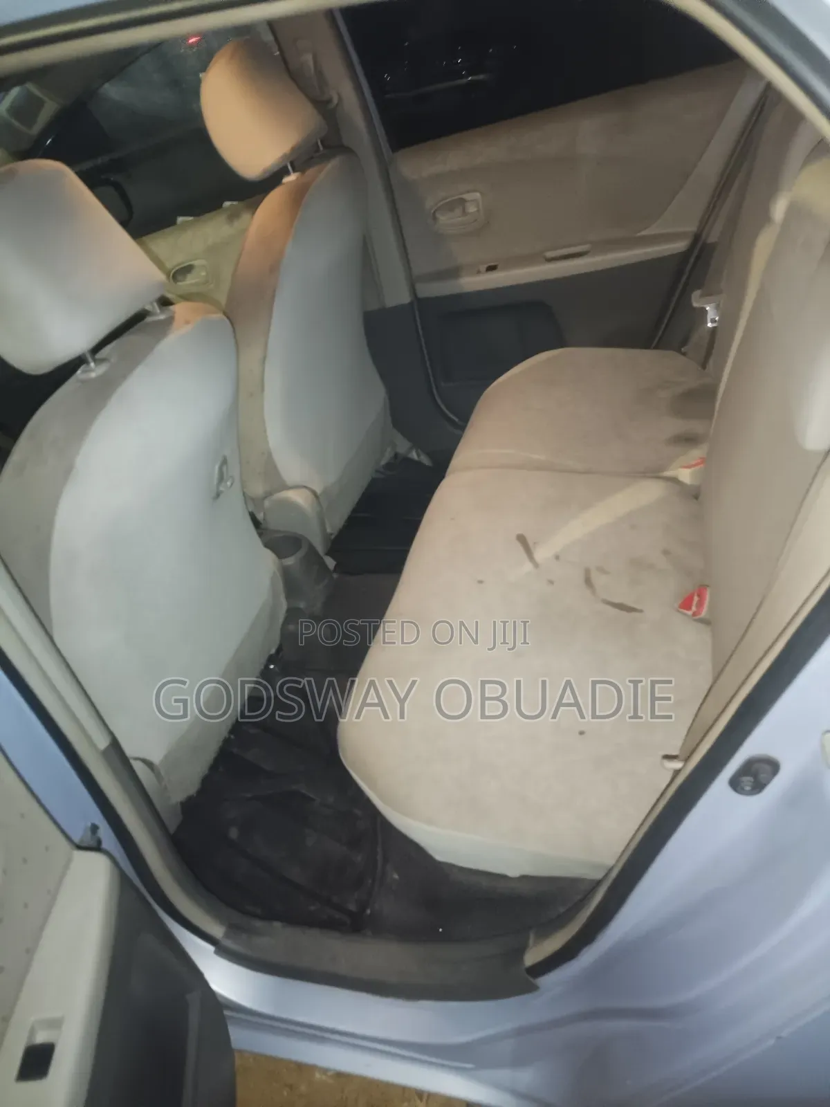 Toyota Vitz 1.3 AWD 3dr 2010 Gray