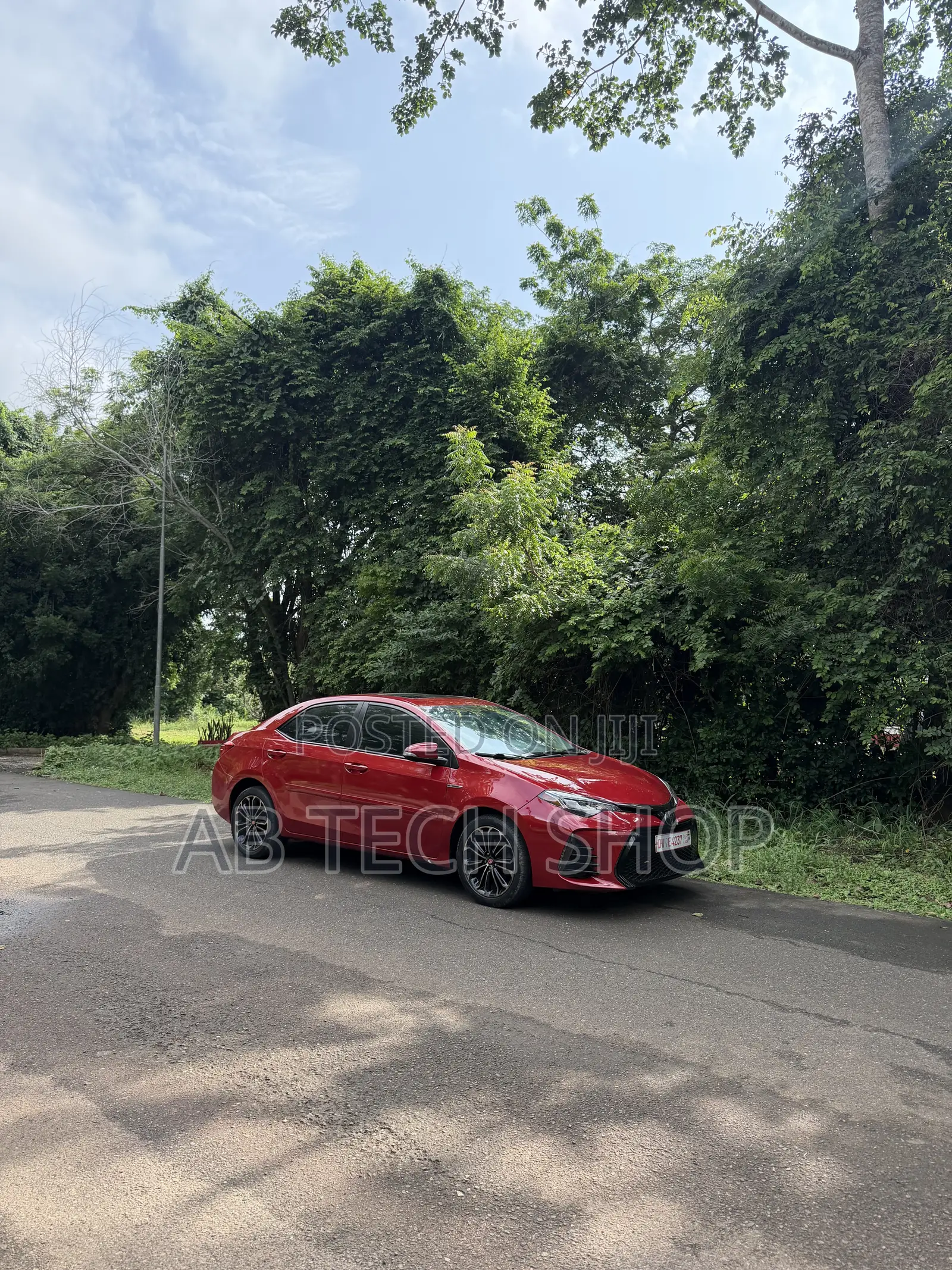 Toyota Corolla S 4dr Sedan (1.8L 4cyl CVT) 2016 Red