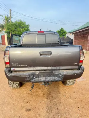 Toyota Tacoma TRD PRO V6 4dr Double Cab 4WD 5.0 ft. SB (4.0L 6cyl 6M)