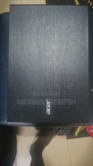 Laptop Acer Aspire E5-573 8GB Intel Core i3 HDD 1T