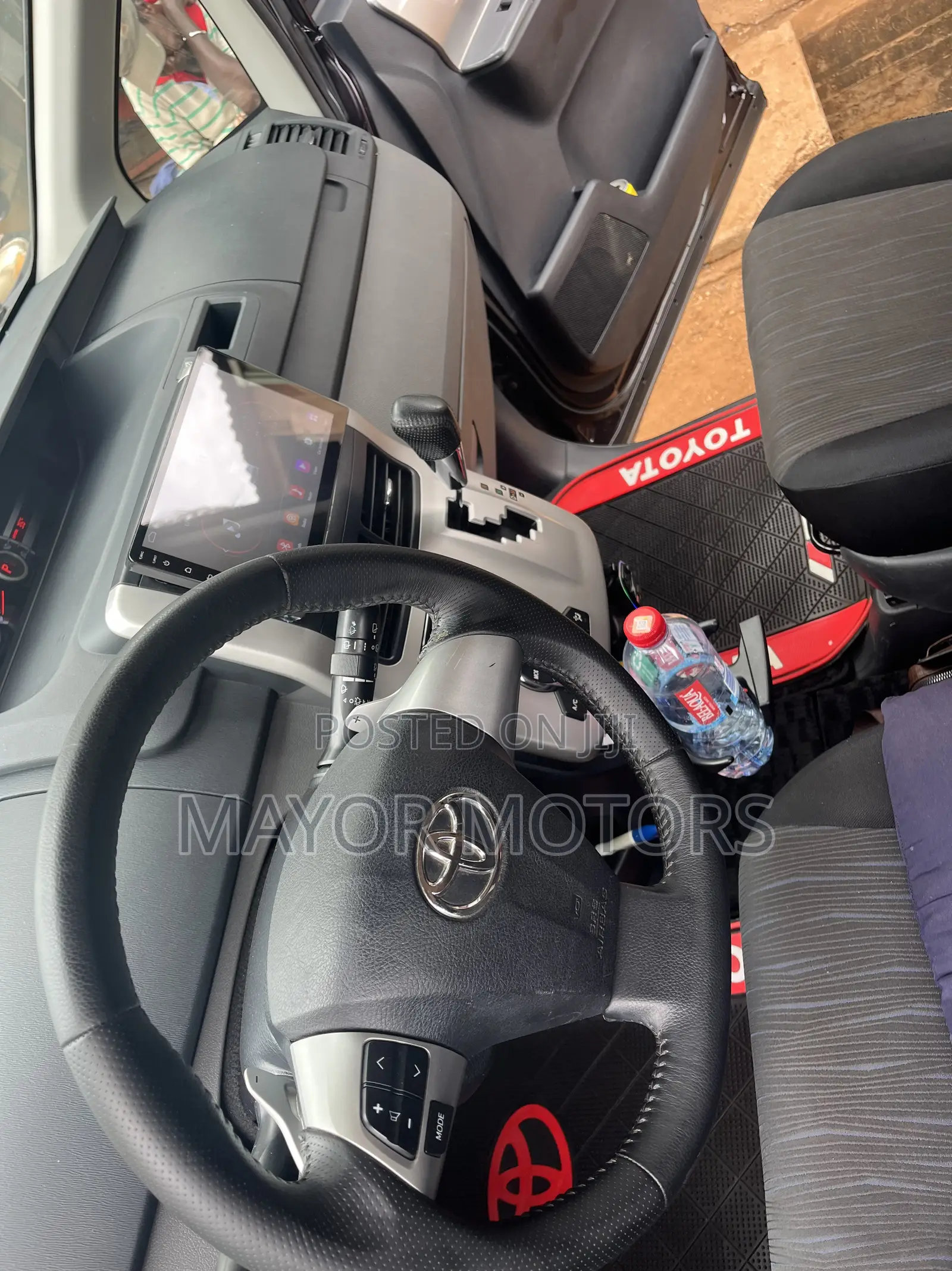 Toyota Voxy 2013