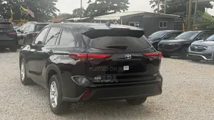 Toyota Highlander LE FWD 2023 Black