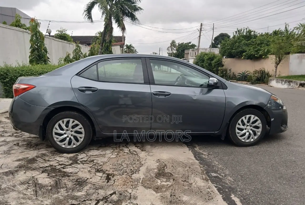 Toyota Corolla 2018 Gray