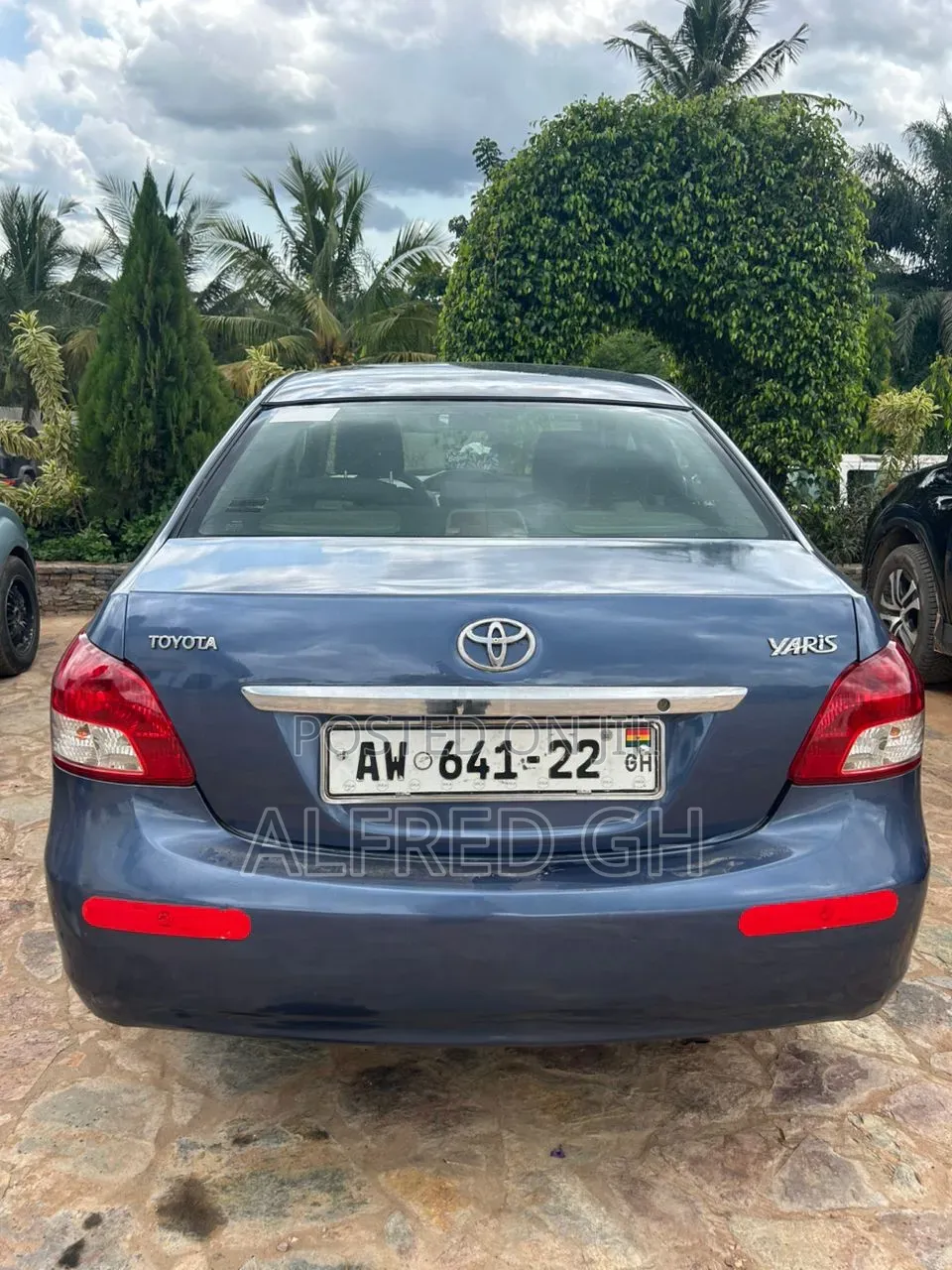 Toyota Yaris L Hatchback 3dr 2012 Blue