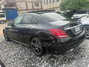 Mercedes-Benz C300 Luxury 4matic Sedan AWD (2.0L 4cyl 7A) 2017 Black