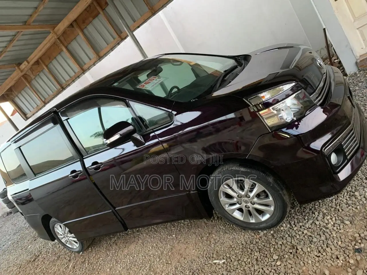 Toyota Voxy 2013