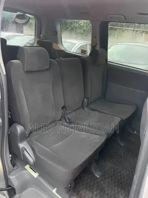 Toyota Voxy 2013 Silver