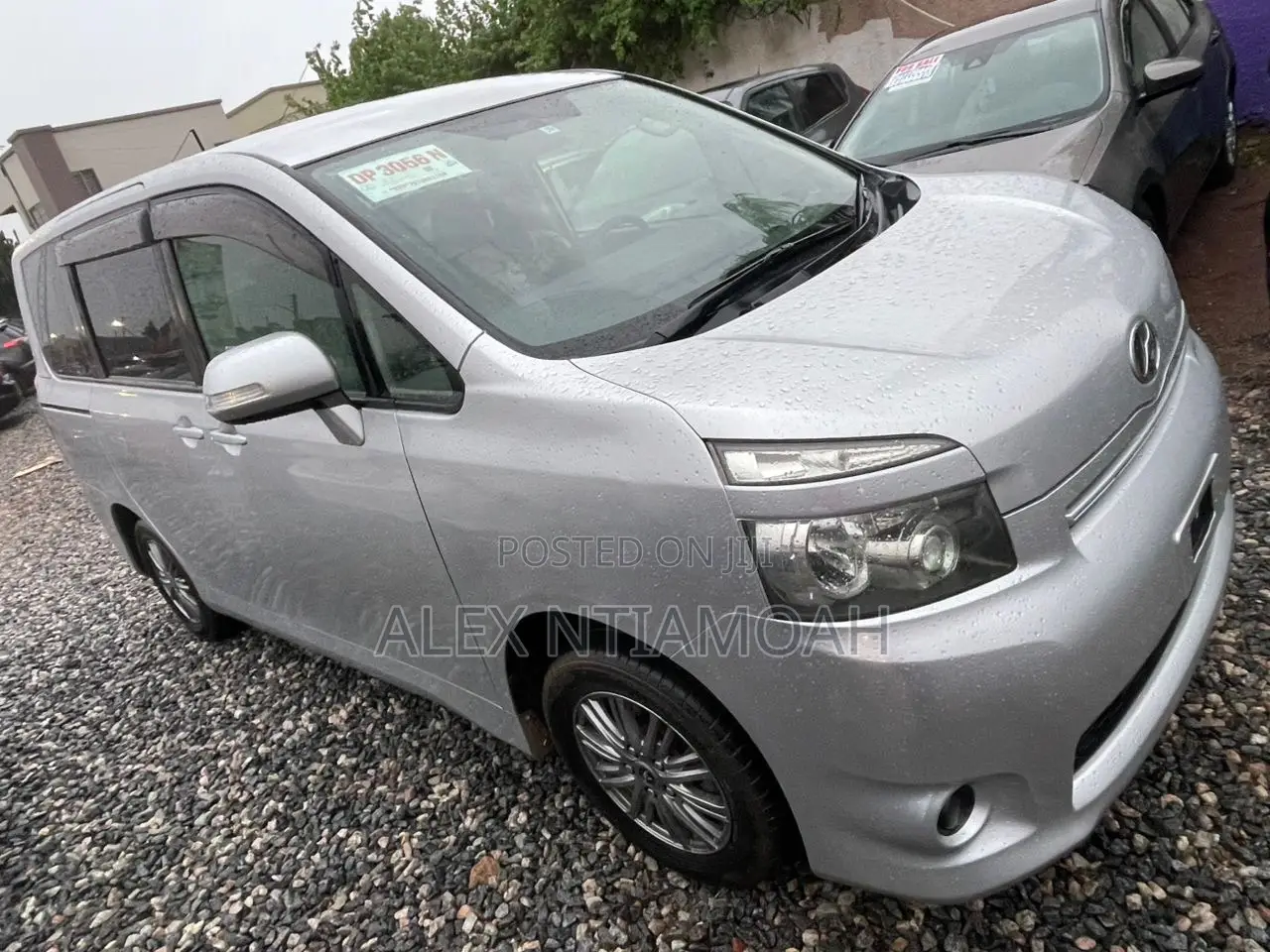 Toyota Voxy 2013 Silver