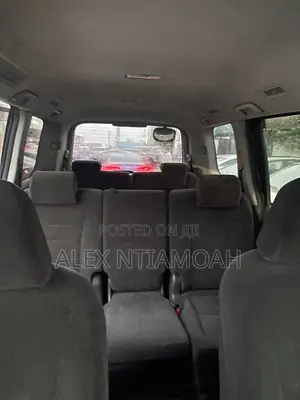 Toyota Voxy 2013 Silver