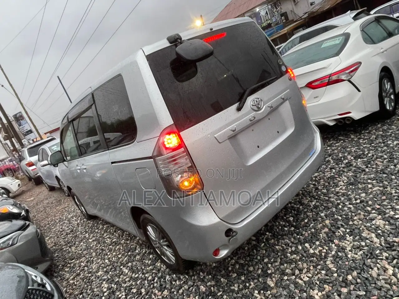 Toyota Voxy 2013 Silver