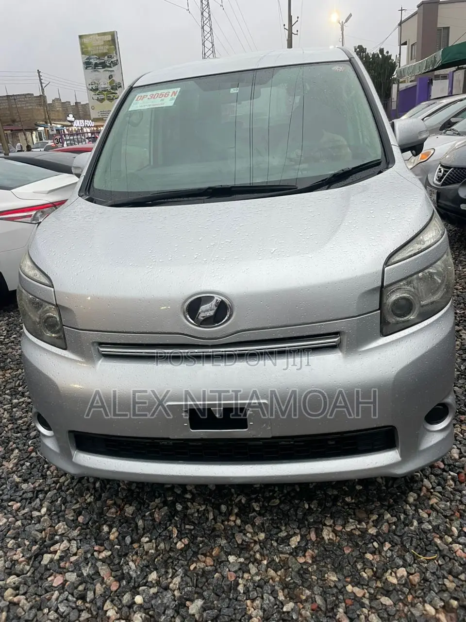 Toyota Voxy 2013 Silver