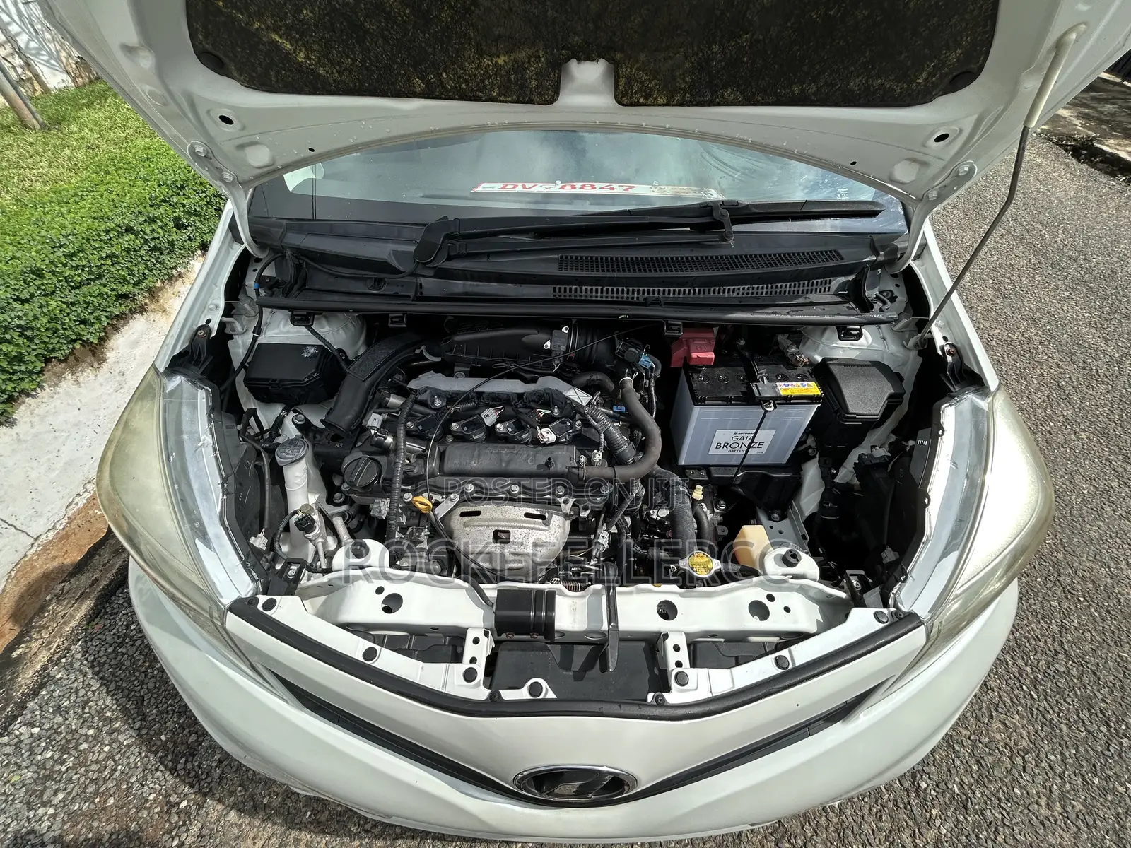 Toyota Vitz 2014 Pearl