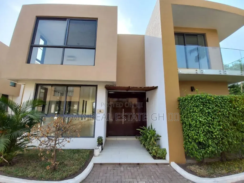 5bdrm Townhouse / Terrace in Roman Ridge, Shopping Arcade Area for rent