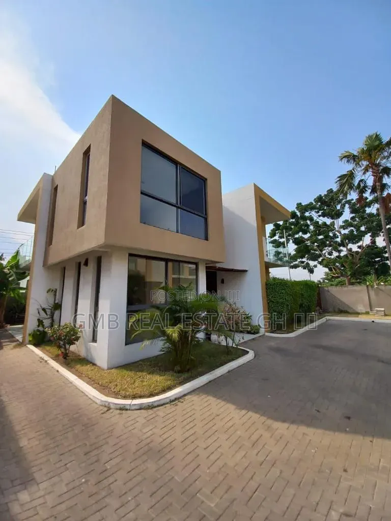 5bdrm Townhouse / Terrace in Roman Ridge, Shopping Arcade Area for rent