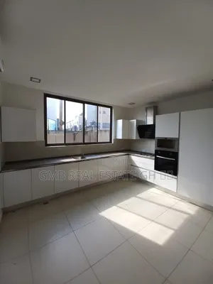 5bdrm Townhouse / Terrace in Roman Ridge, Shopping Arcade Area for rent