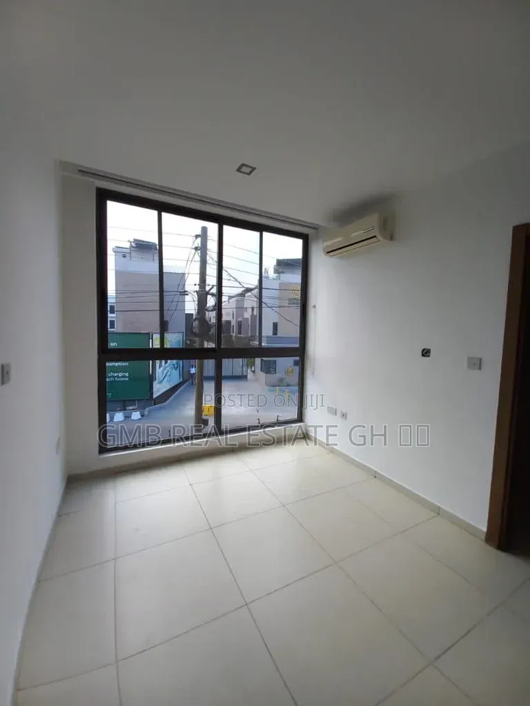 5bdrm Townhouse / Terrace in Roman Ridge, Shopping Arcade Area for rent