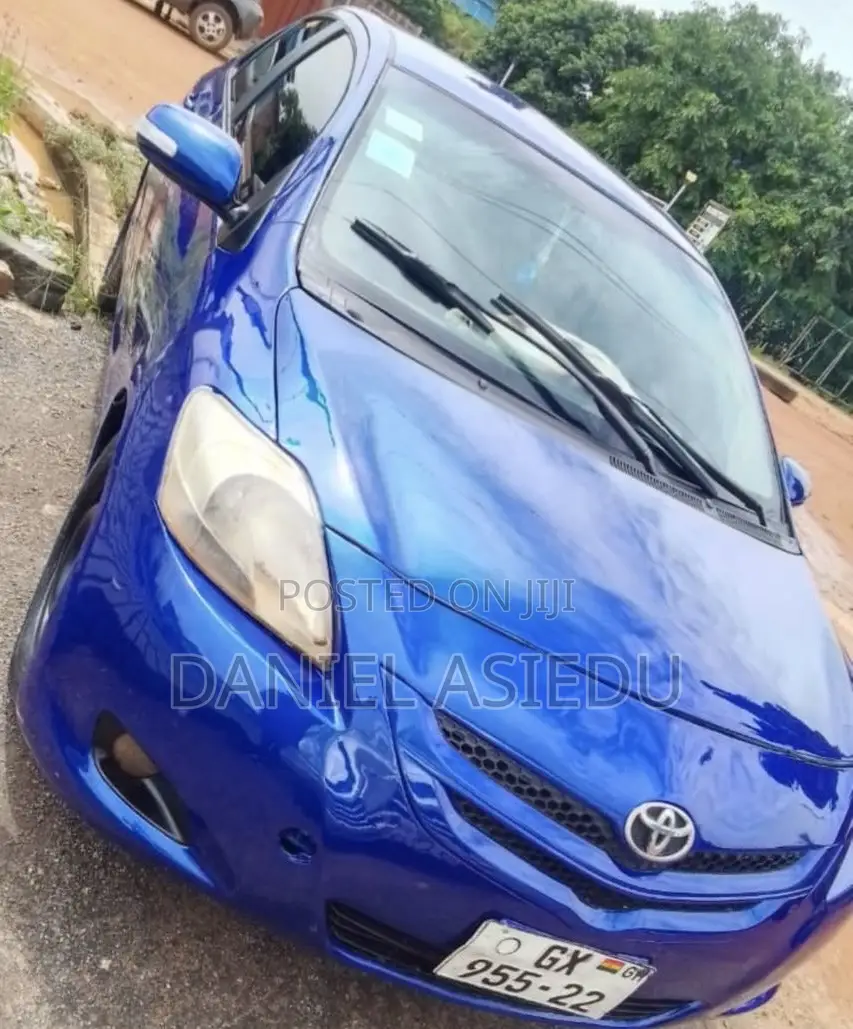 Toyota Belta 2012 Blue