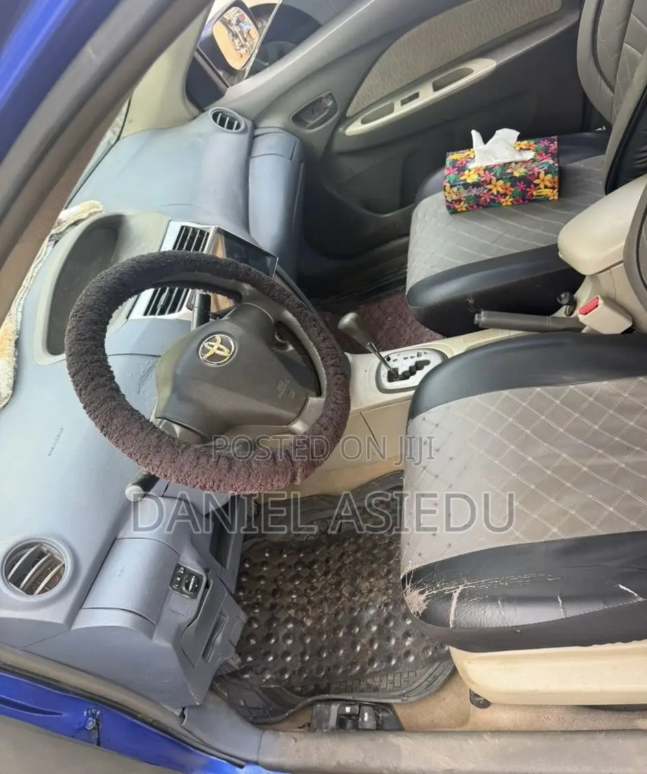 Toyota Belta 2012 Blue