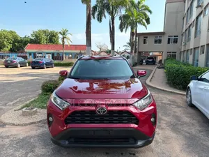 Toyota RAV4 XLE Premium AWD 2020 Red