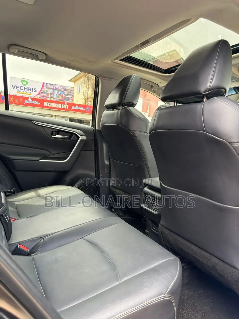 Toyota RAV4 XLE Premium AWD 2024 Black