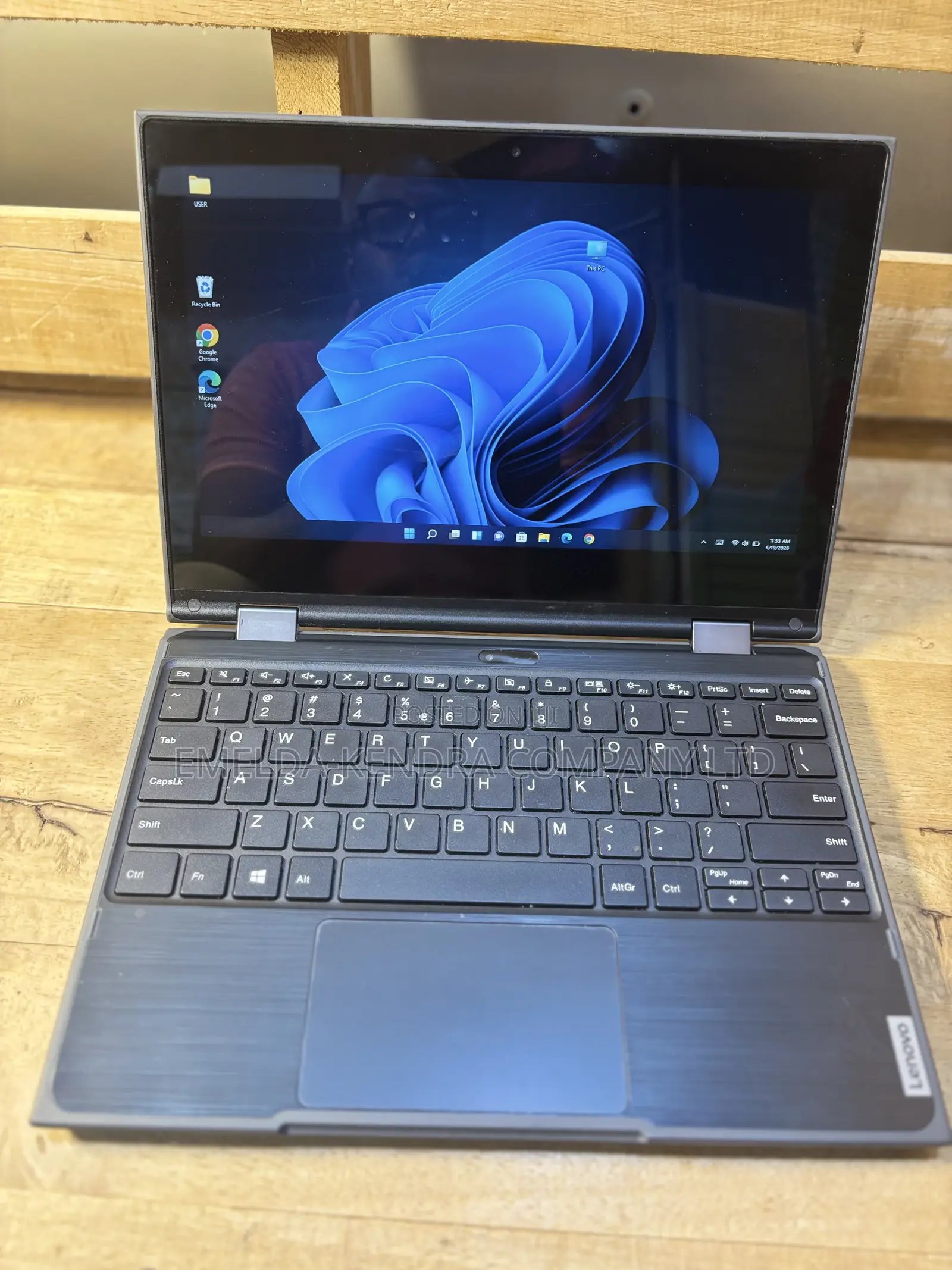 Laptop Lenovo 300e 4GB Intel SSD 128GB