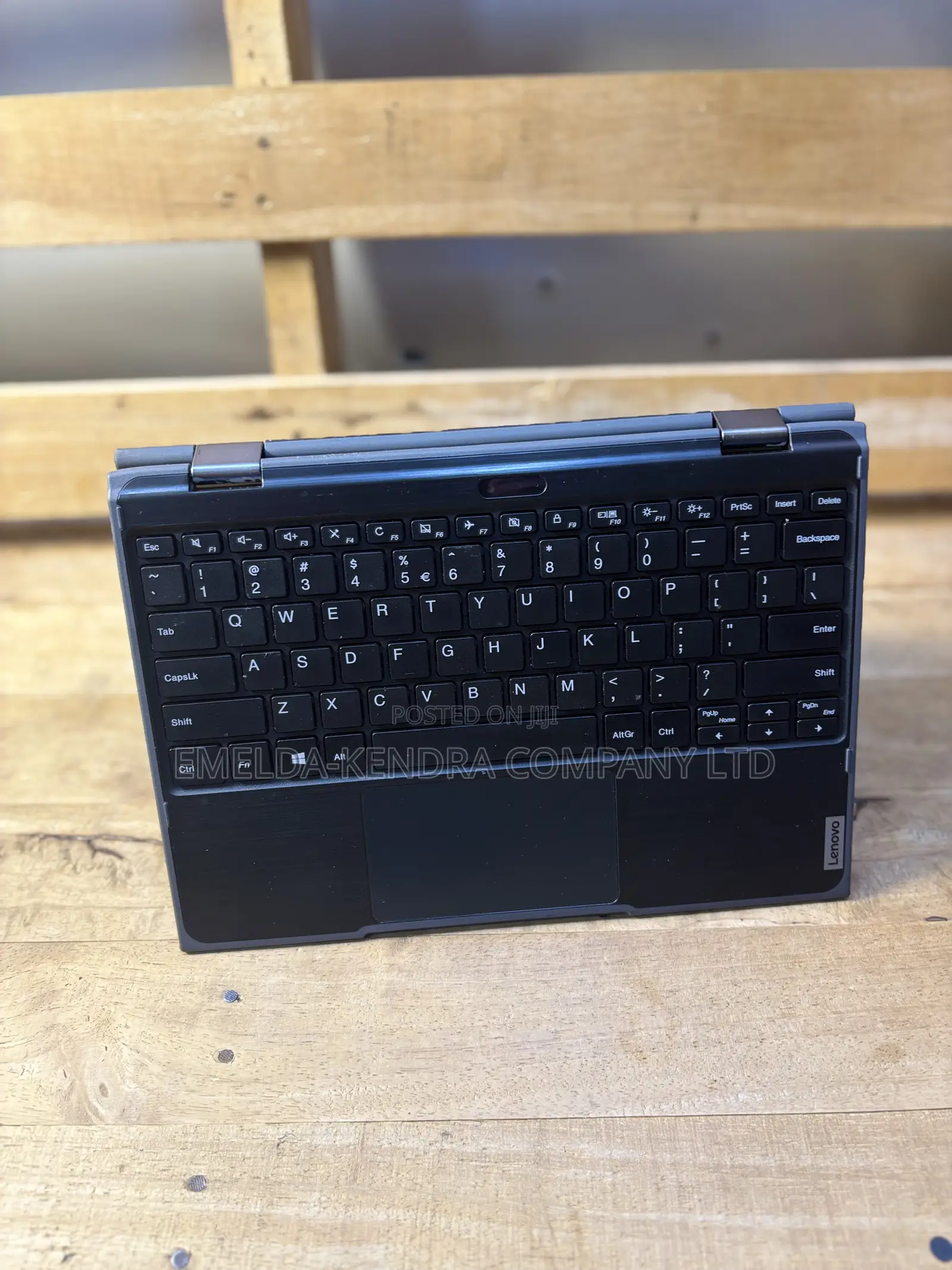 Laptop Lenovo 300e 4GB Intel SSD 128GB