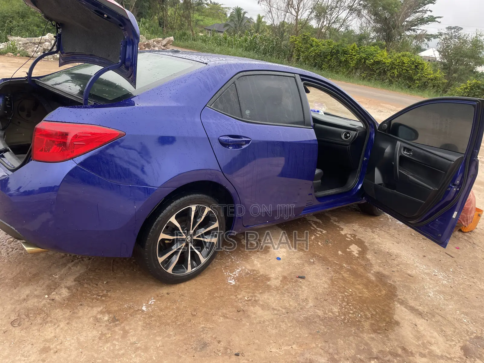 Toyota Corolla SE Special Edition 4dr Sedan (1.8L 4cyl CVT) 2017 Blue