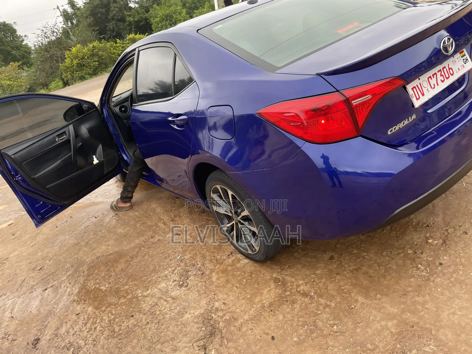 Toyota Corolla SE Special Edition 4dr Sedan (1.8L 4cyl CVT) 2017 Blue